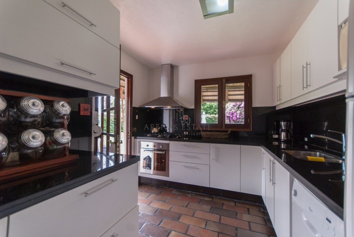 Casa ID.2441 - Casa en Venta en Pinares , Punta del Este 
