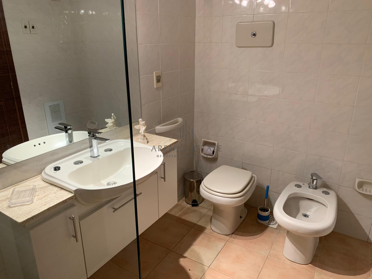 Casa ID.2874 - PUNTA DEL ESTE, zona LUGANO