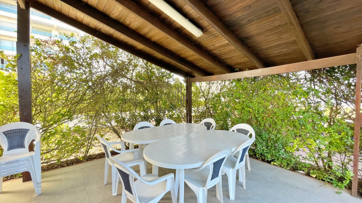 Apartamento ID.2509 - Apartamento en venta 2 dorm PUNTA DEL ESTE zona AIDY GRILL