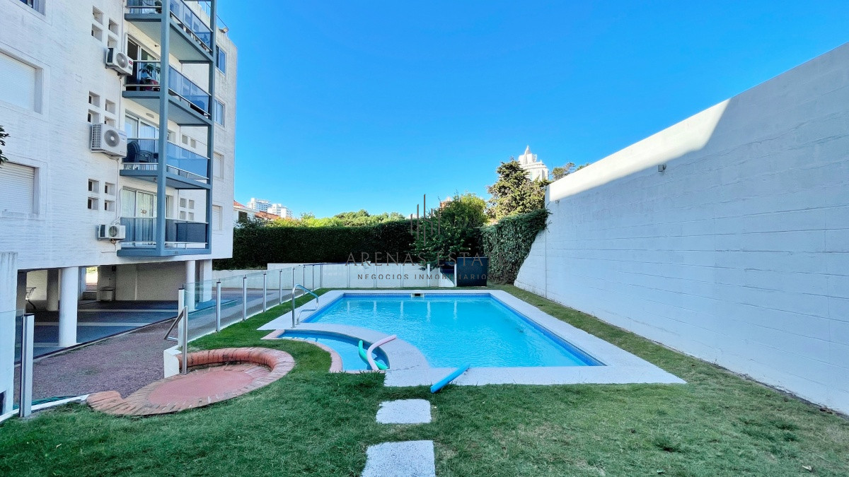 Apartamento ID.2509 - Apartamento en venta 2 dorm PUNTA DEL ESTE zona AIDY GRILL