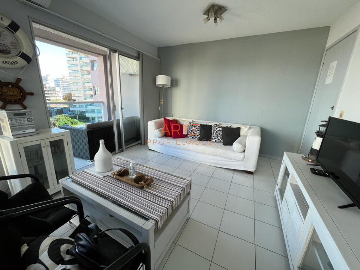Apartamento ID.2331 - Apartamento en venta de 2 dormitorios, terraza con vista al mar- Brava, Punta del Este