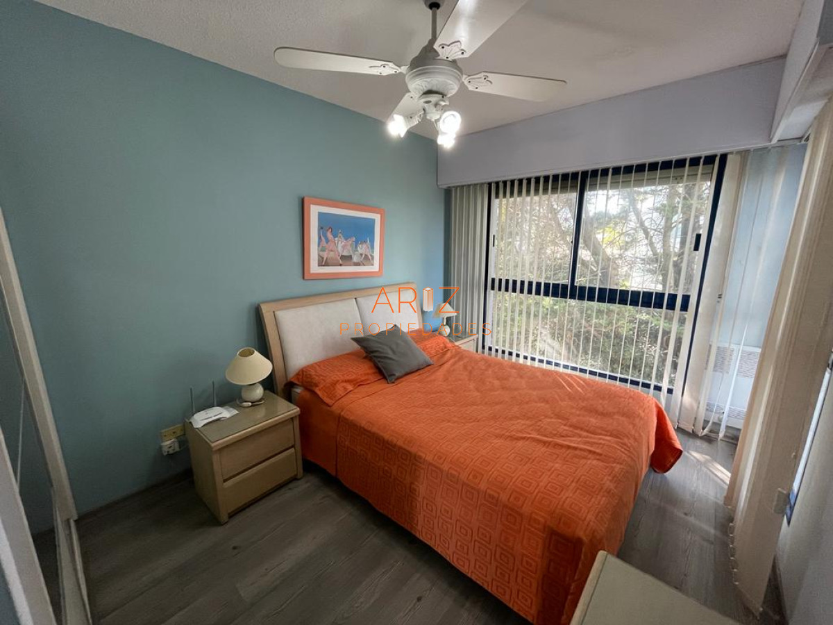 Apartamento ID.2331 - Apartamento en venta de 2 dormitorios, terraza con vista al mar- Brava, Punta del Este