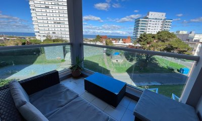 Apartamento en venta de 2 dormitorios, terraza con vista al mar- Brava, Punta del Este