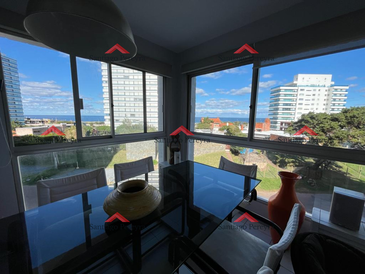 Apartamento ID.16368 - Apartamento en venta de 2 dormitorios, terraza con vista al mar- Brava, Punta del Este