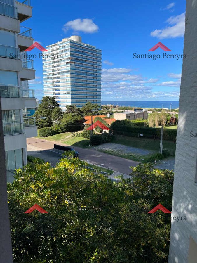 Apartamento ID.16368 - Apartamento en venta de 2 dormitorios, terraza con vista al mar- Brava, Punta del Este