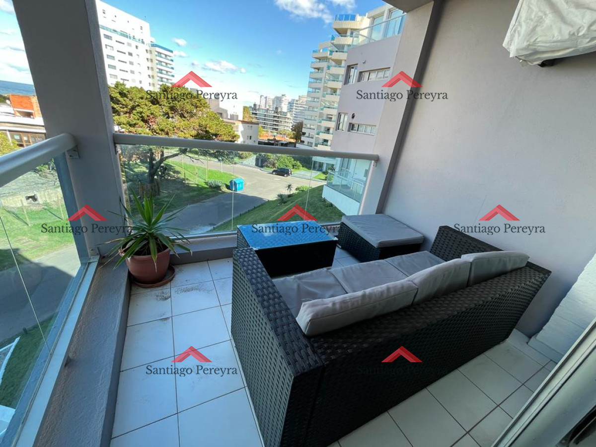 Apartamento ID.16368 - Apartamento en venta de 2 dormitorios, terraza con vista al mar- Brava, Punta del Este