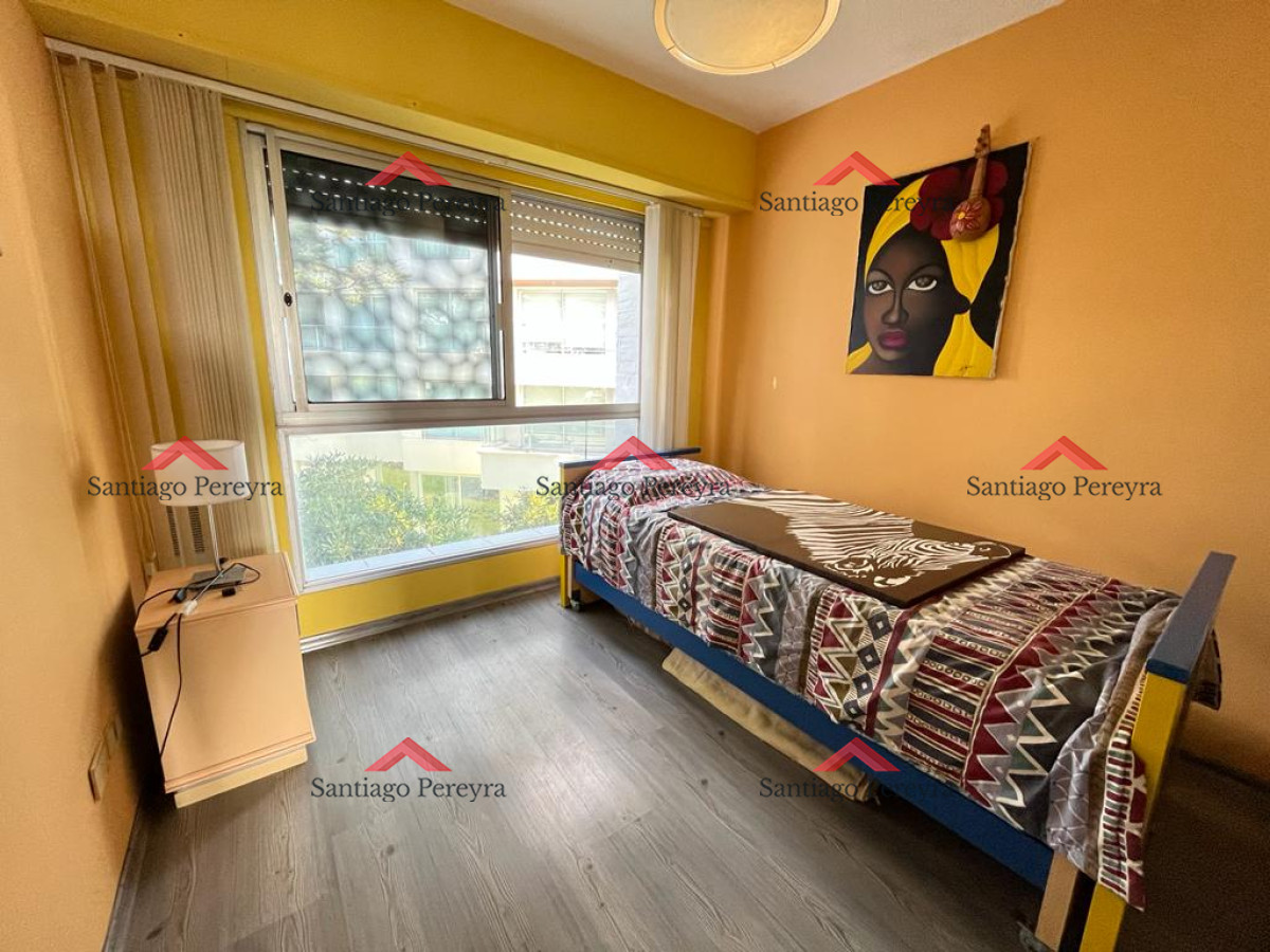 Apartamento ID.16368 - Apartamento en venta de 2 dormitorios, terraza con vista al mar- Brava, Punta del Este