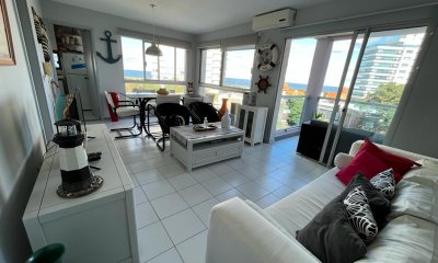 Apartamento en venta de 2 dormitorios, terraza con vista al mar- Brava, Punta del Este