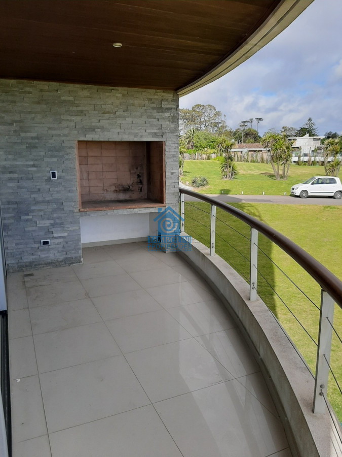 Apartamento ID.149 - Alquiler anual en PUNTA DEL ESTE, zona PINARES