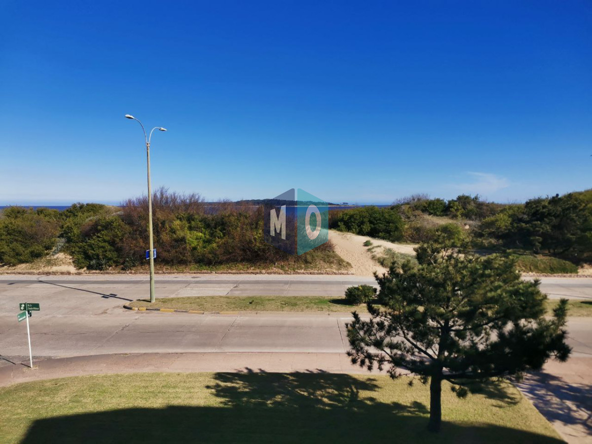 Apartamento ID.559 - PUNTA DEL ESTE zona MANSA Primera Linea