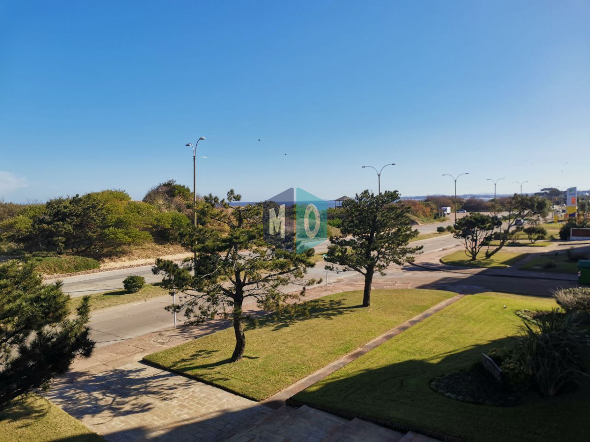 Apartamento ID.559 - PUNTA DEL ESTE zona MANSA Primera Linea