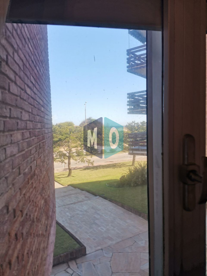 Apartamento ID.559 - PUNTA DEL ESTE zona MANSA Primera Linea