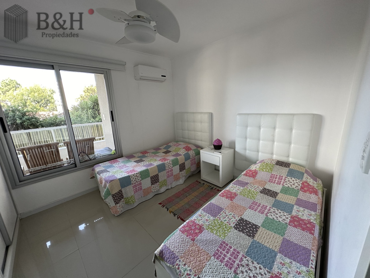 Apartamento ID.2284 - Apartamento en venta de 3 dormitorios en Edificio con servicios, brava Punta del Este 