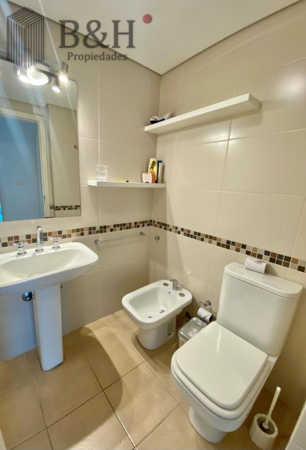 Apartamento ID.4549 - Apartamento en venta de 2 dorm y dependencia en Brava Punta del Este 