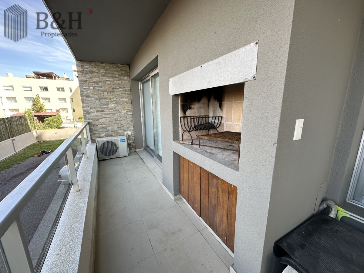 Apartamento ID.2284 - Apartamento en venta de 3 dormitorios en Edificio con servicios, brava Punta del Este 