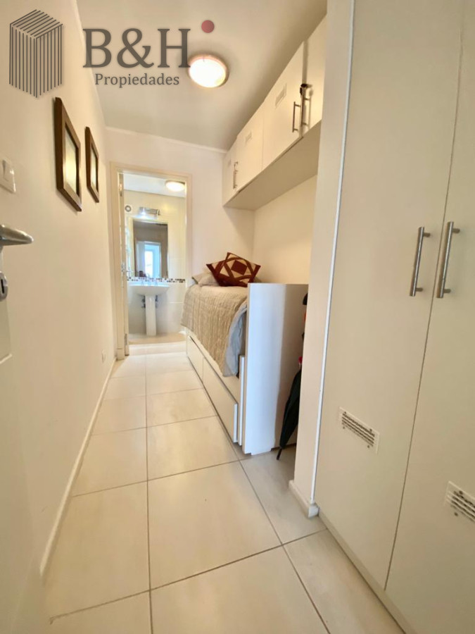 Apartamento ID.4549 - Apartamento en venta de 2 dorm y dependencia en Brava Punta del Este 