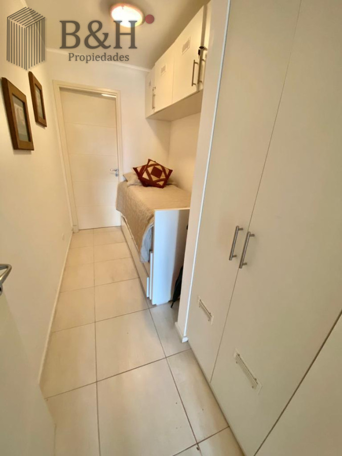 Apartamento ID.4549 - Apartamento en venta de 2 dorm y dependencia en Brava Punta del Este 
