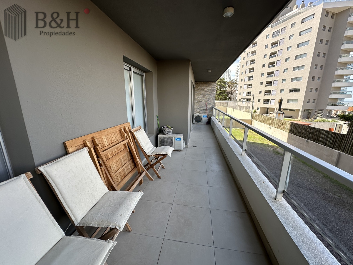 Apartamento ID.2284 - Apartamento en venta de 3 dormitorios en Edificio con servicios, brava Punta del Este 