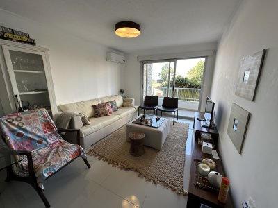 Apartamento en venta de 3 dormitorios en Edificio con servicios, brava Punta del Este 