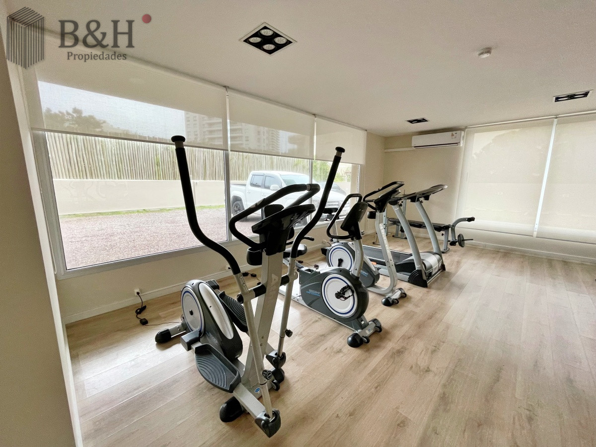 Apartamento ID.2284 - Apartamento en venta de 3 dormitorios en Edificio con servicios, brava Punta del Este 