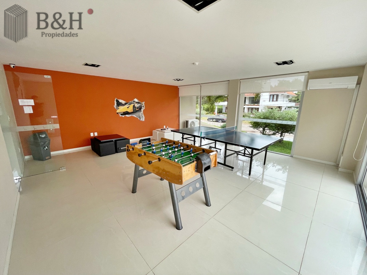 Apartamento ID.2284 - Apartamento en venta de 3 dormitorios en Edificio con servicios, brava Punta del Este 