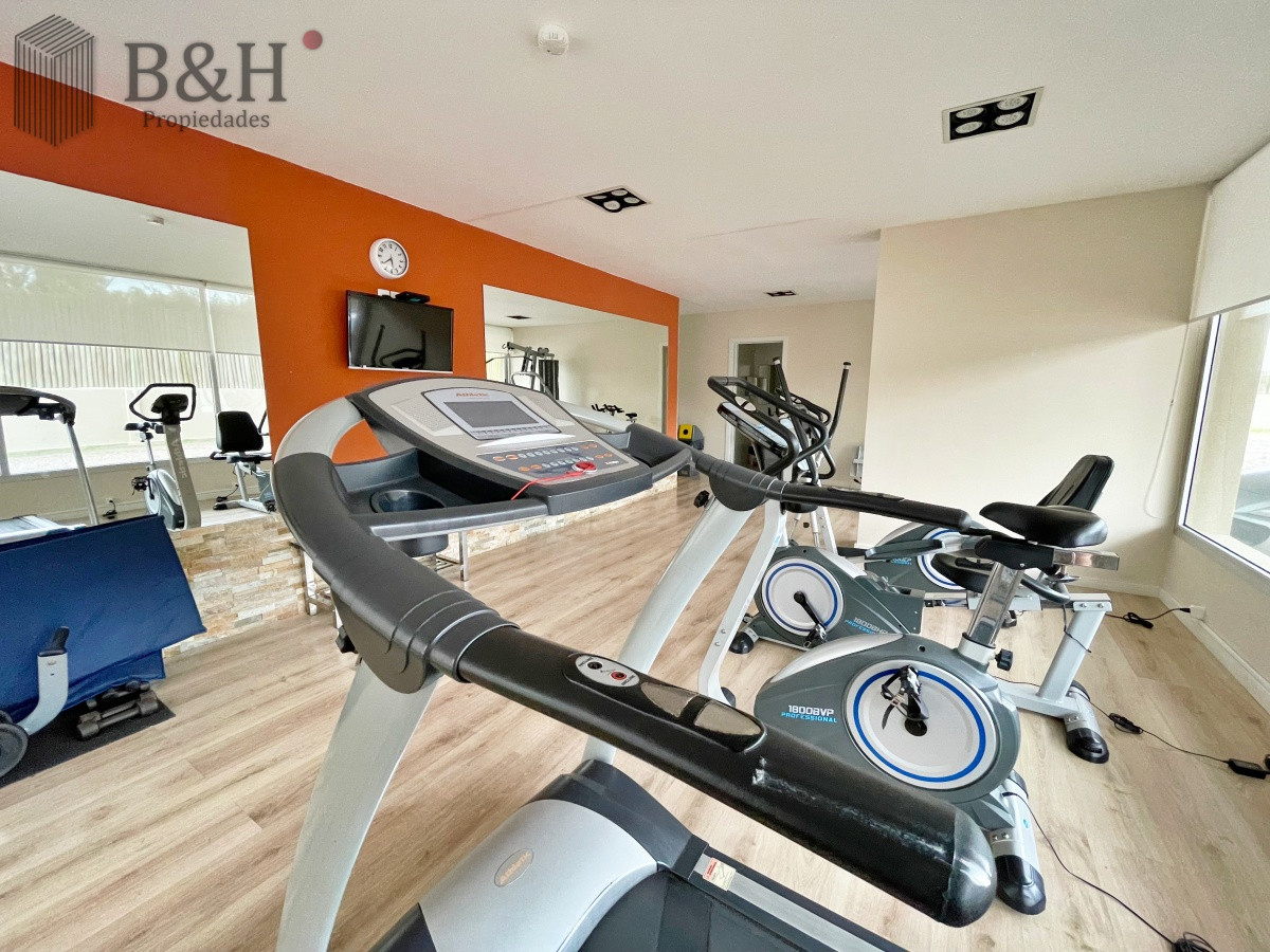 Apartamento ID.2284 - Apartamento en venta de 3 dormitorios en Edificio con servicios, brava Punta del Este 