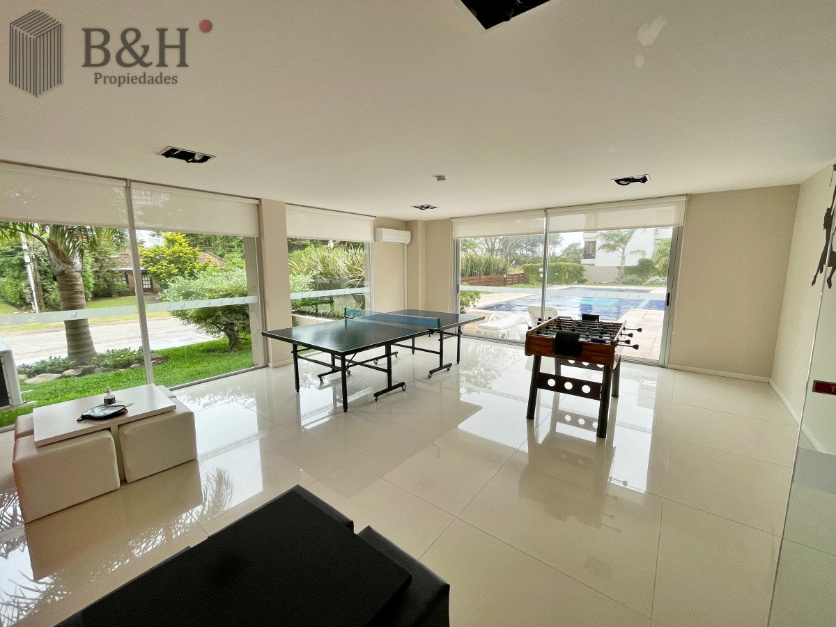 Apartamento ID.2284 - Apartamento en venta de 3 dormitorios en Edificio con servicios, brava Punta del Este 