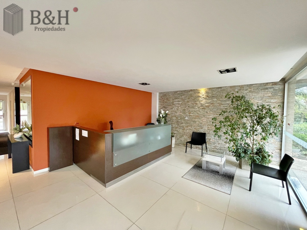 Apartamento ID.2284 - Apartamento en venta de 3 dormitorios en Edificio con servicios, brava Punta del Este 