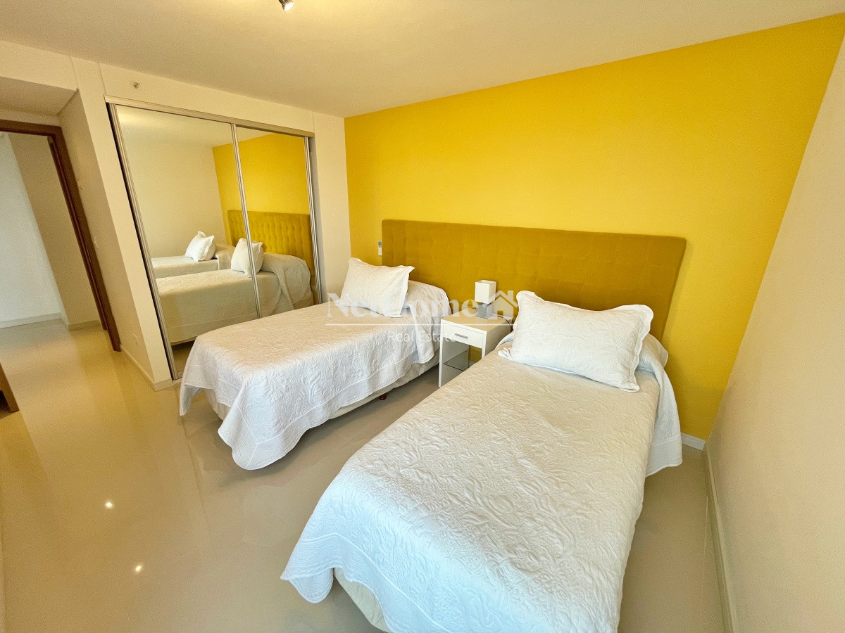 Apartamento ID.151 - Playa Brava Apartamento 3 Dormitorios Vista al Océano