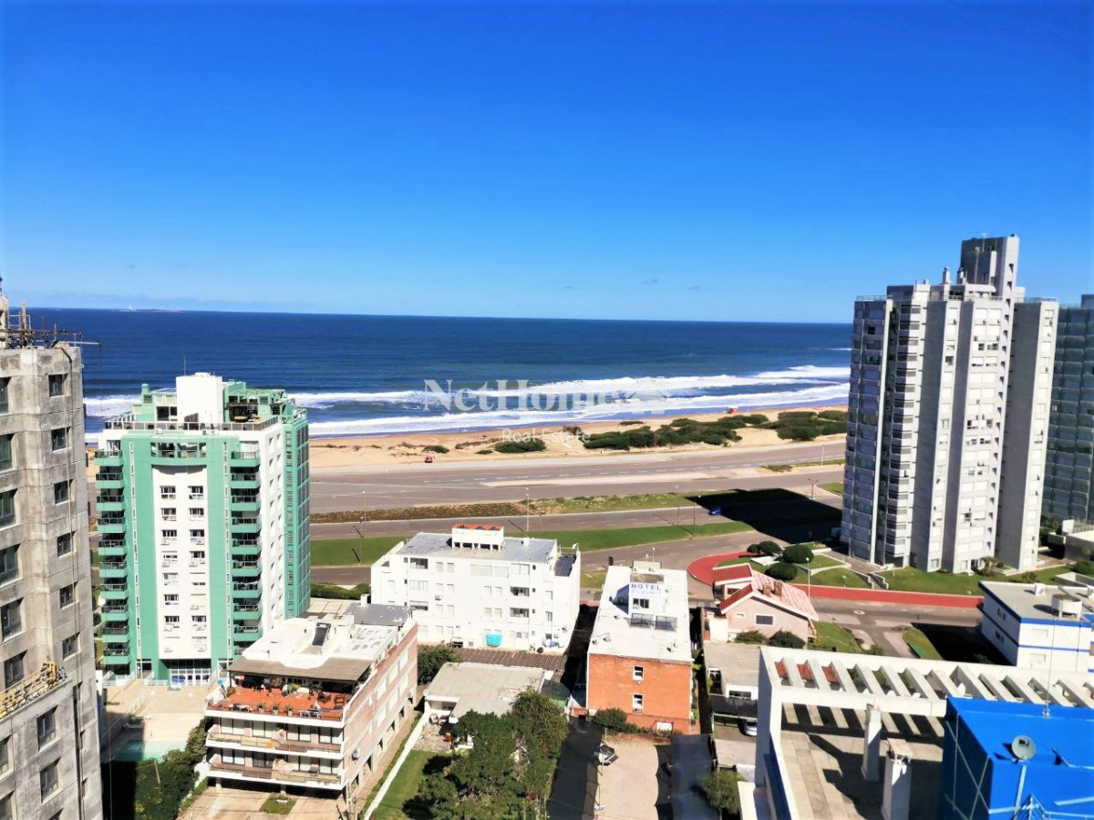 Apartamento ID.81 - Playa Brava Penthouse 3 dormitorios Losa radiante Exelentes Amenities