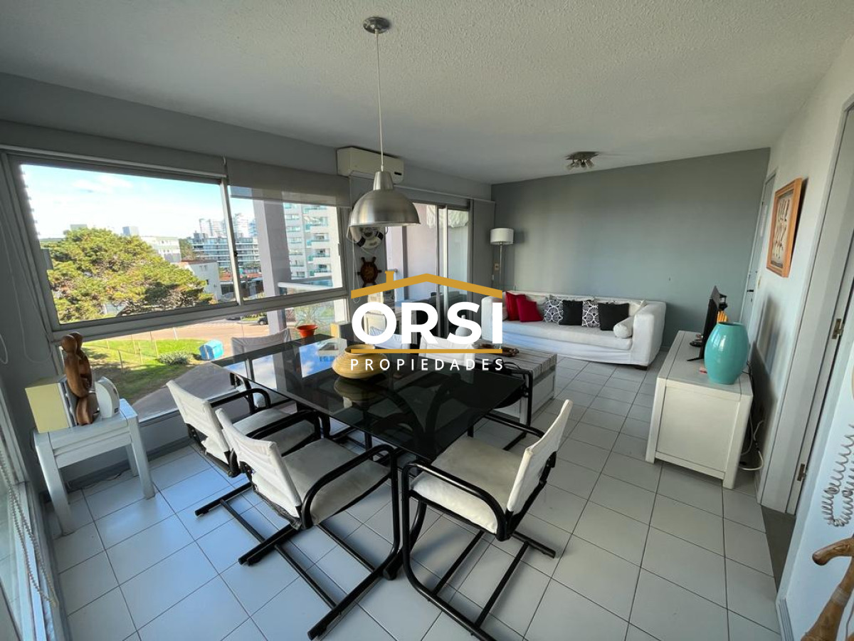 Apartamento ID.205 - Apartamento en venta de 2 dormitorios, terraza con vista al mar- Brava, Punta del Este