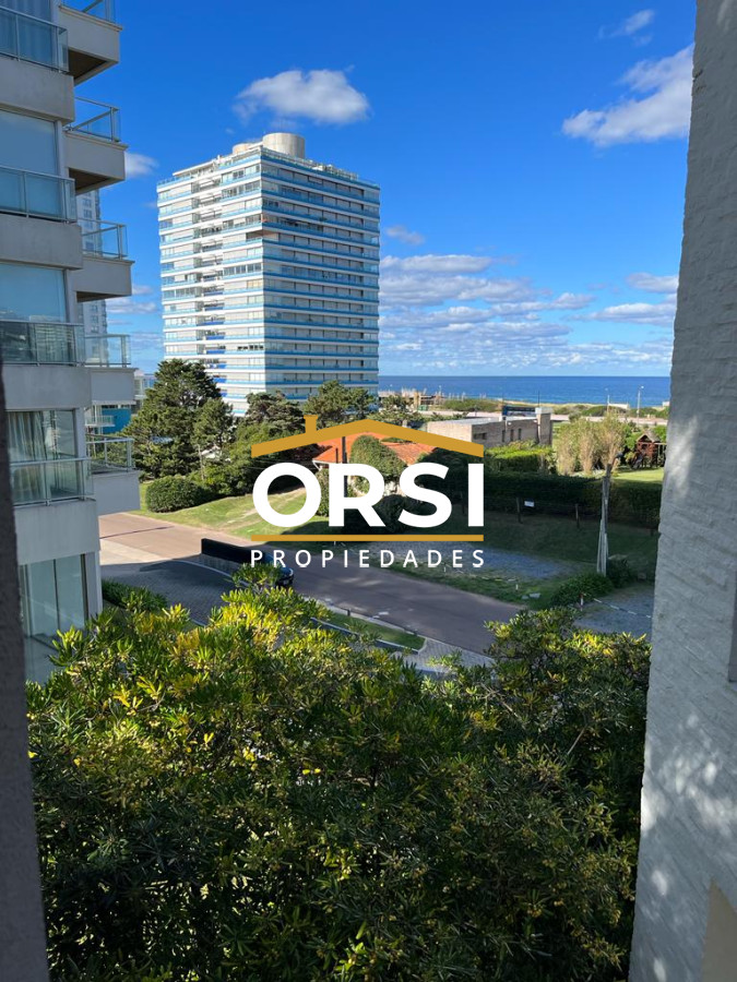 Apartamento ID.205 - Apartamento en venta de 2 dormitorios, terraza con vista al mar- Brava, Punta del Este