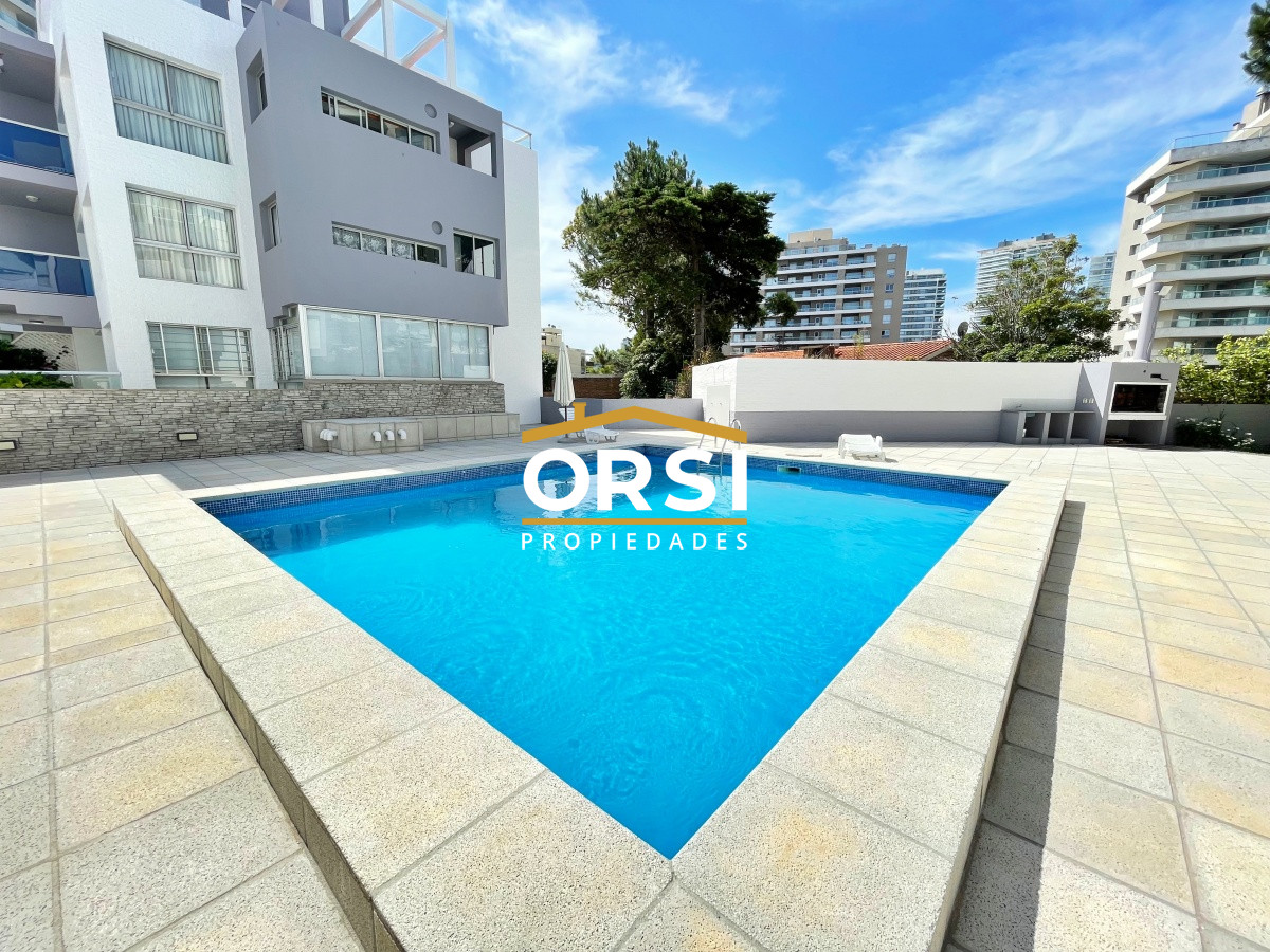 Apartamento ID.205 - Apartamento en venta de 2 dormitorios, terraza con vista al mar- Brava, Punta del Este