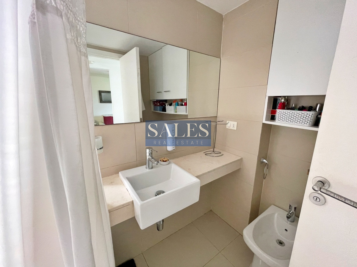 Apartamento ID.602 - A la venta Apartamento, 2 dormitorios en Punta del Este, Edificio con servicios