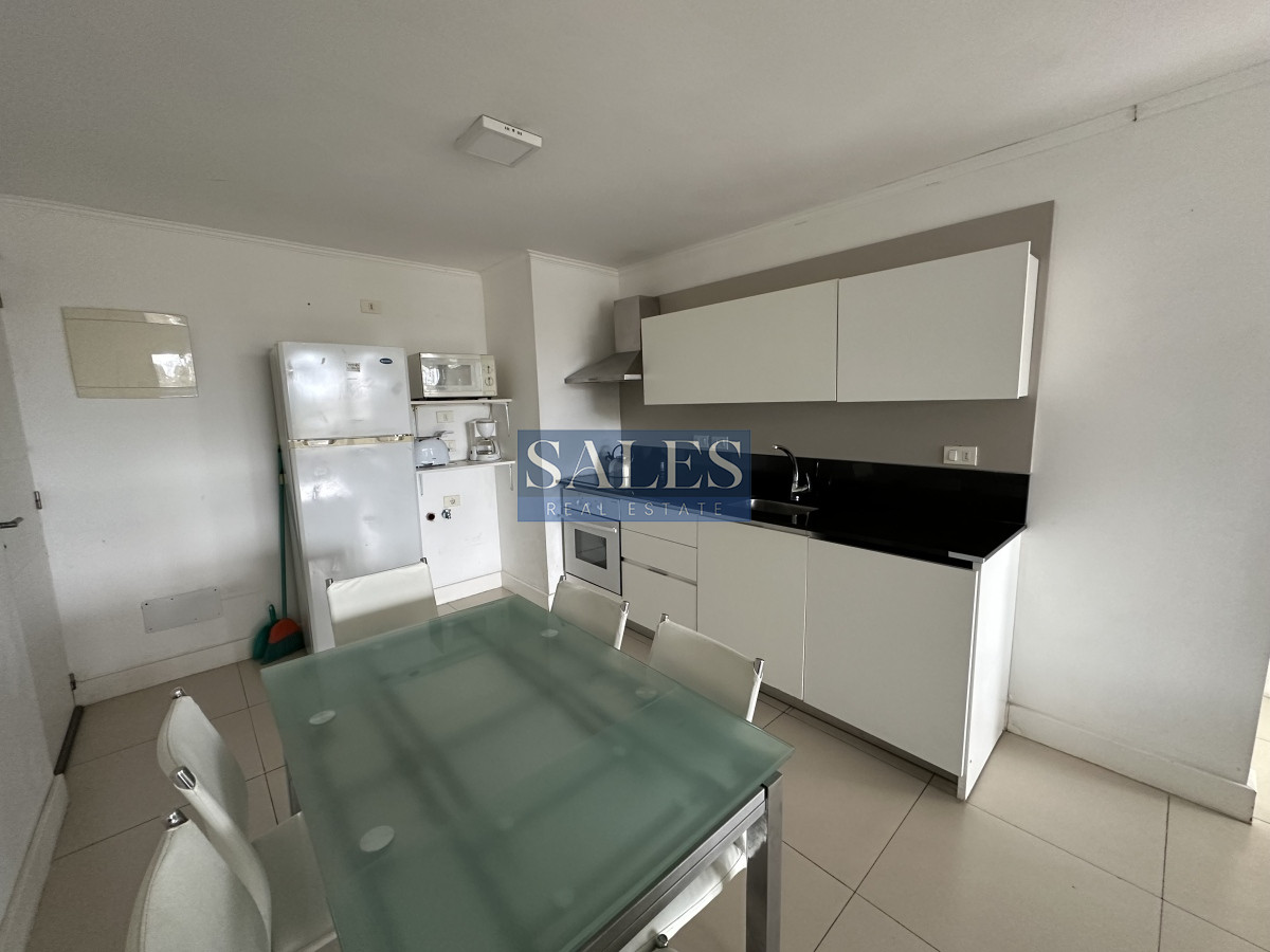 Apartamento ID.602 - A la venta Apartamento, 2 dormitorios en Punta del Este, Edificio con servicios