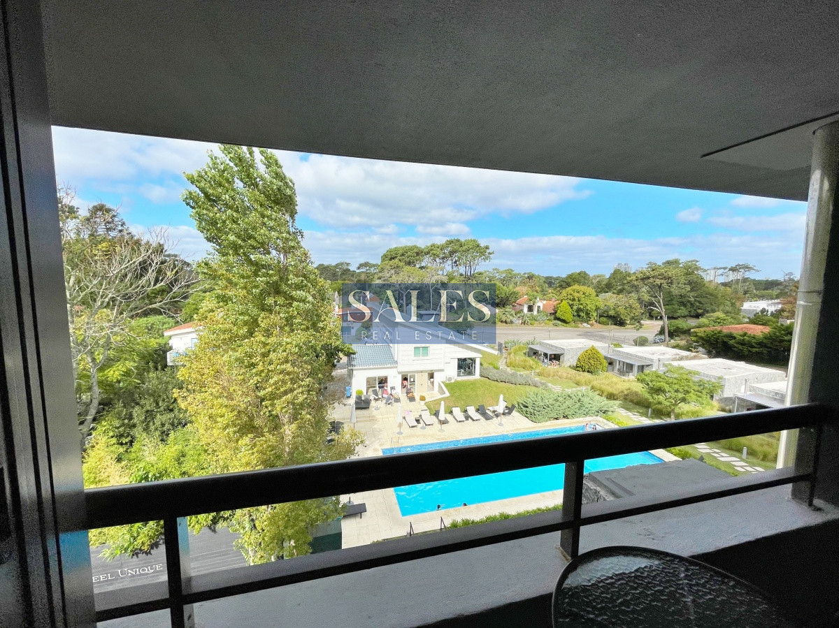 Apartamento ID.602 - A la venta Apartamento, 2 dormitorios en Punta del Este, Edificio con servicios