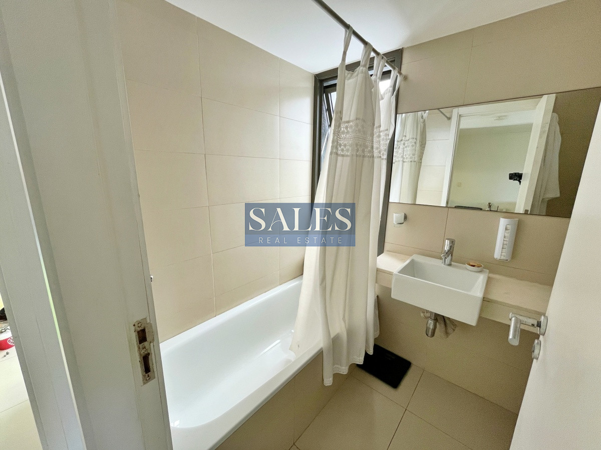 Apartamento ID.602 - A la venta Apartamento, 2 dormitorios en Punta del Este, Edificio con servicios