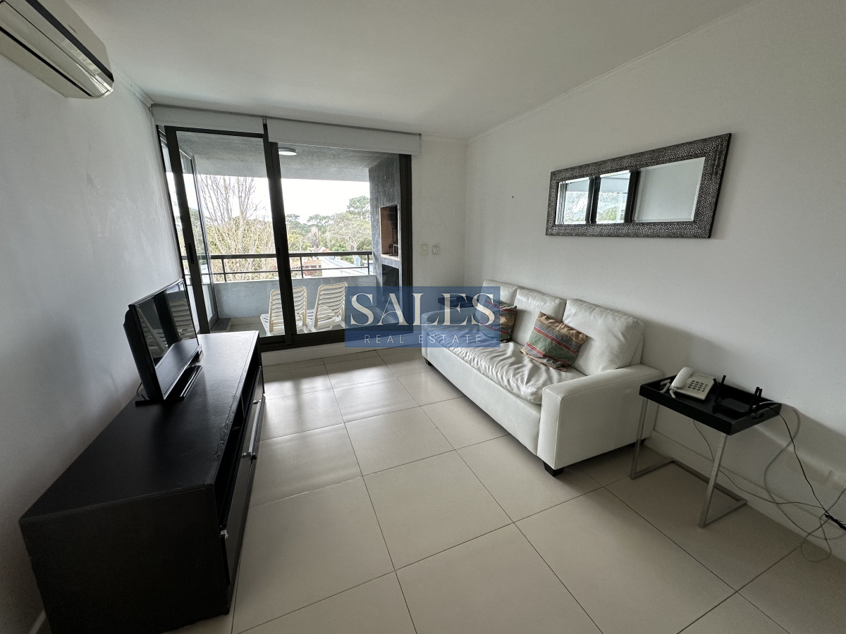 Apartamento ID.602 - A la venta Apartamento, 2 dormitorios en Punta del Este, Edificio con servicios