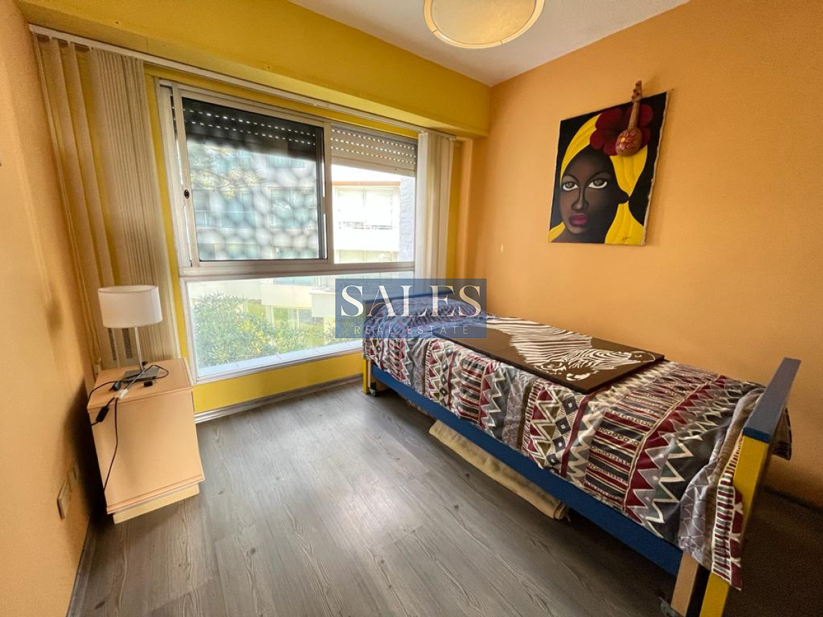 Apartamento ID.1317 - Apartamento en venta de 2 dormitorios, terraza con vista al mar- Brava, Punta del Este