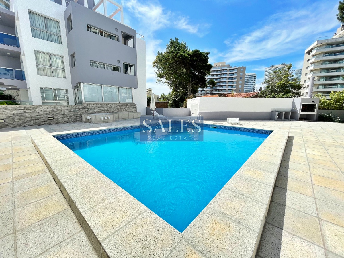 Apartamento ID.1317 - Apartamento en venta de 2 dormitorios, terraza con vista al mar- Brava, Punta del Este
