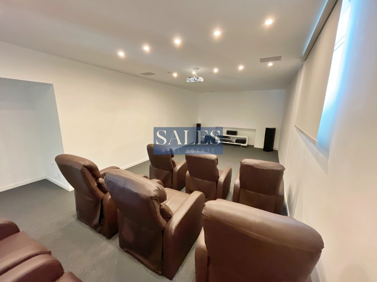 Apartamento ID.602 - A la venta Apartamento, 2 dormitorios en Punta del Este, Edificio con servicios
