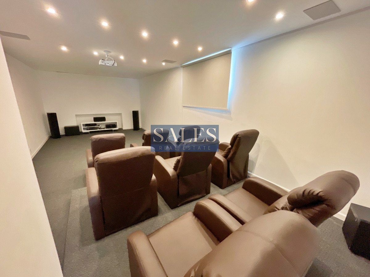 Apartamento ID.602 - A la venta Apartamento, 2 dormitorios en Punta del Este, Edificio con servicios