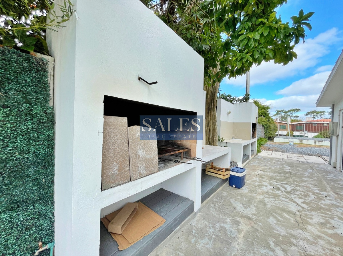 Apartamento ID.602 - A la venta Apartamento, 2 dormitorios en Punta del Este, Edificio con servicios