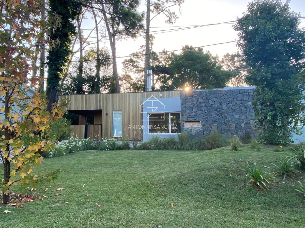 Casa ID.1201 - En venta casa de 3 dormitorios en San Rafael Punta del este 