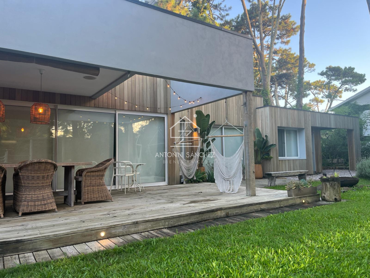 Casa ID.1201 - En venta casa de 3 dormitorios en San Rafael Punta del este 
