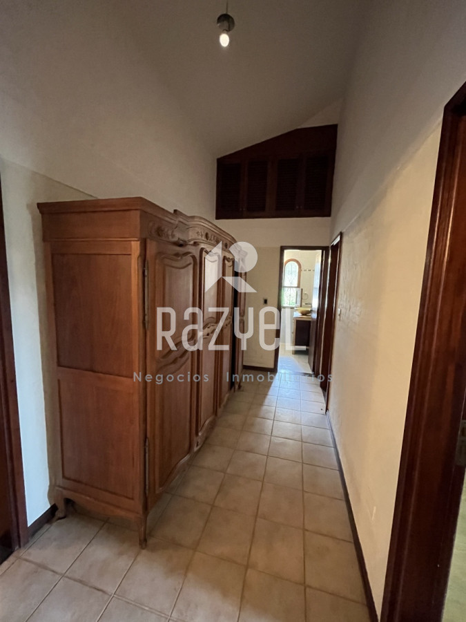 Casa ID.825 - Excelente propiedad en venta de 3 dormitorios en PUNTA DEL ESTE zona JARDINES DE CORDBA