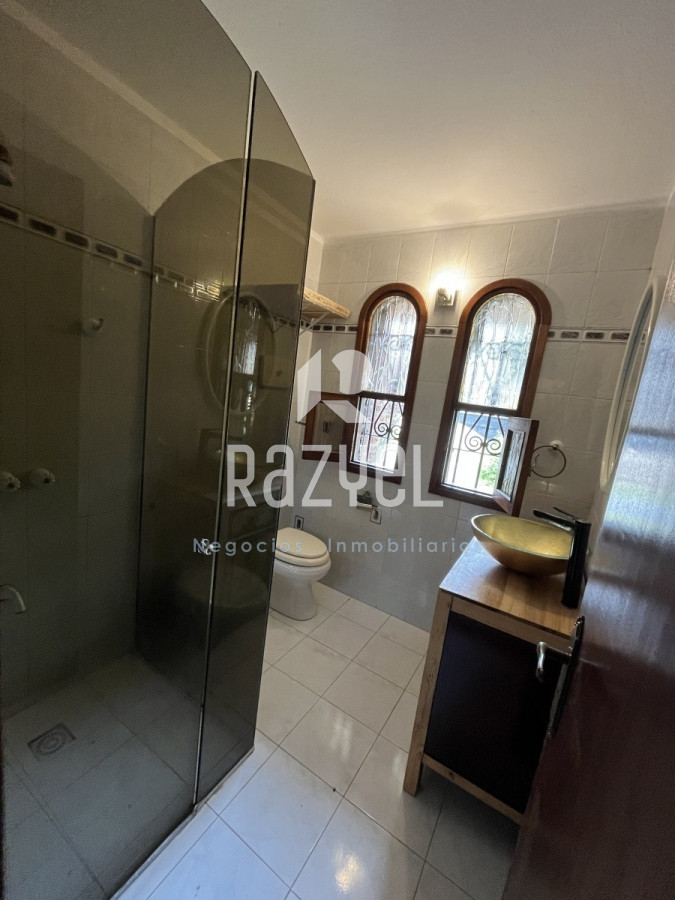 Casa ID.825 - Excelente propiedad en venta de 3 dormitorios en PUNTA DEL ESTE zona JARDINES DE CORDBA