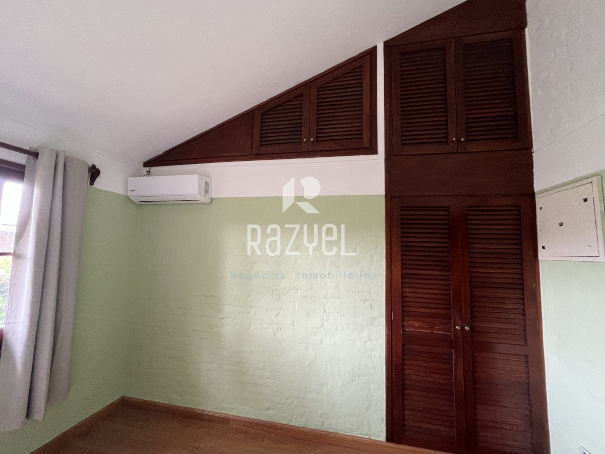 Casa ID.825 - Excelente propiedad en venta de 3 dormitorios en PUNTA DEL ESTE zona JARDINES DE CORDBA