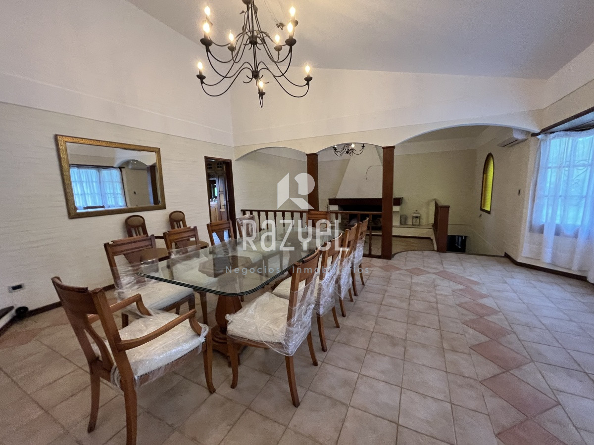 Casa ID.825 - Excelente propiedad en venta de 3 dormitorios en PUNTA DEL ESTE zona JARDINES DE CORDBA