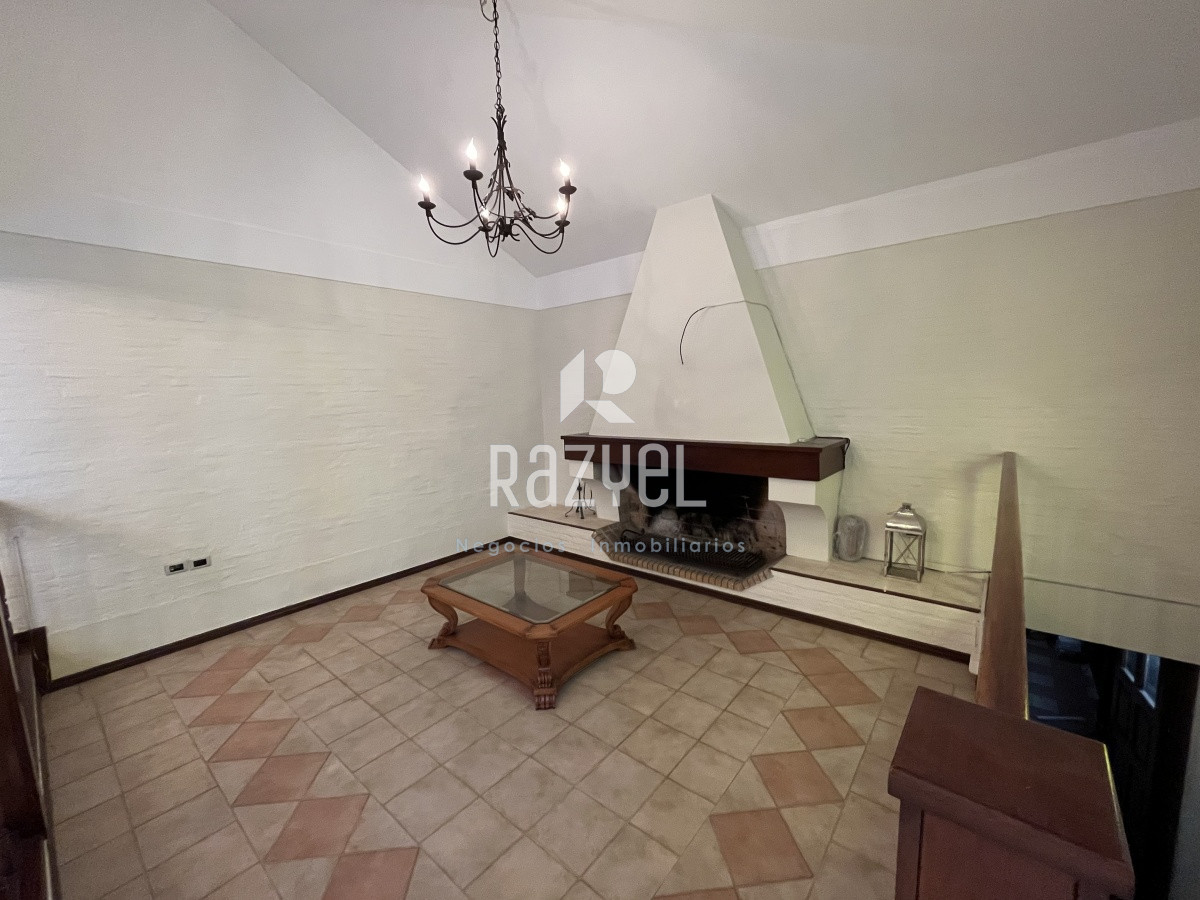 Casa ID.825 - Excelente propiedad en venta de 3 dormitorios en PUNTA DEL ESTE zona JARDINES DE CORDBA
